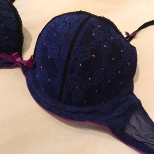 Victoria’s Secret bra studded with lace
